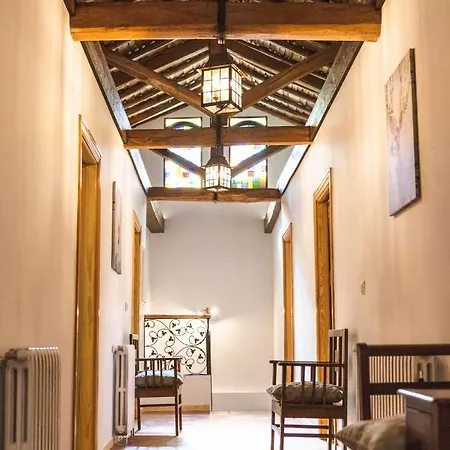 La Casa De Dos Rubios Ferienhaus Nava de la Asuncion